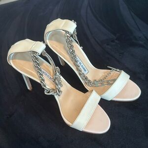 White Manolo Blahnik with silver ankle chain size 35 1/2